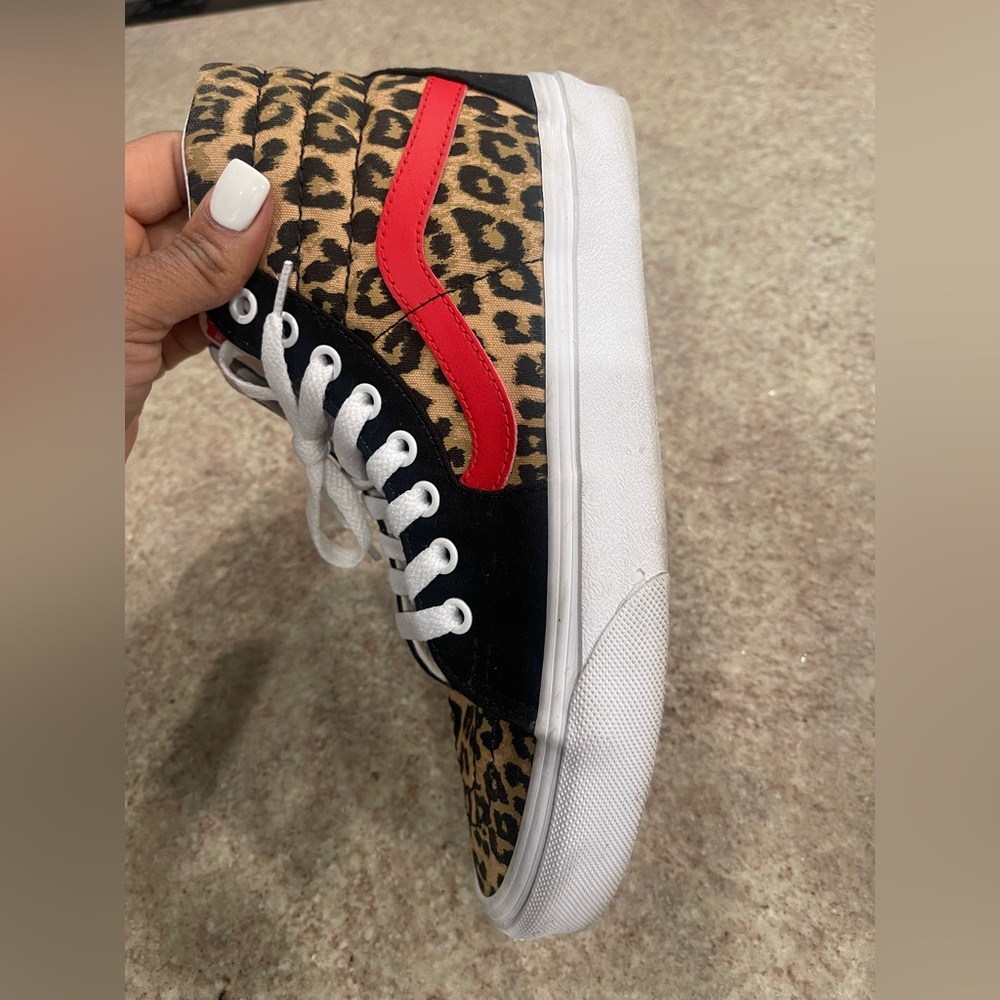 Custom Vans - Picture 5 of 8